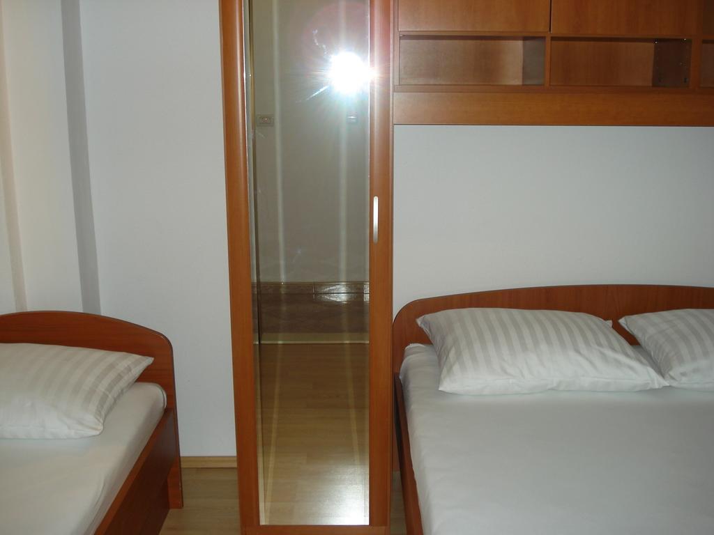 Milic Apartments Makarska Ruang foto