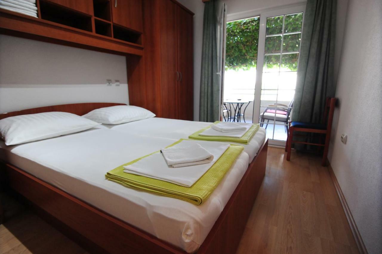 Milic Apartments Makarska Bagian luar foto