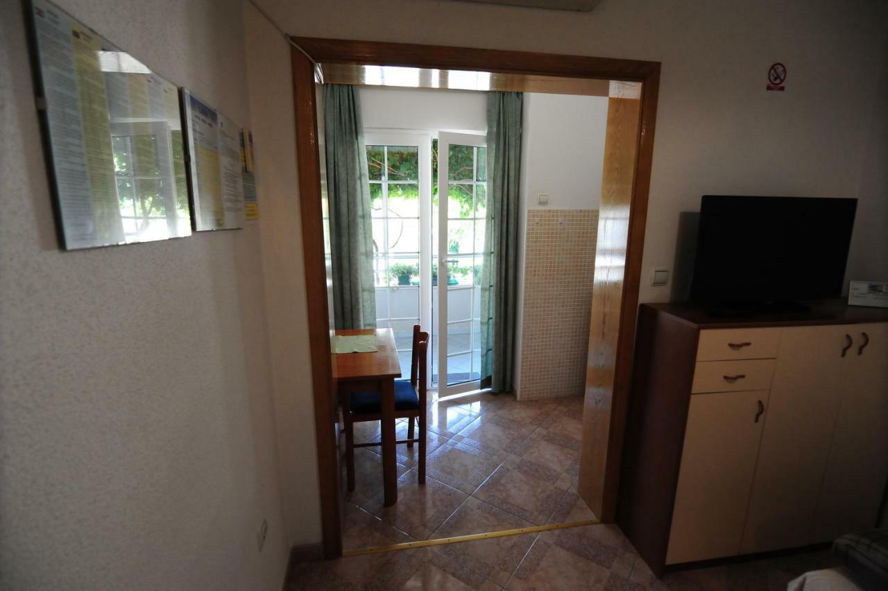 Milic Apartments Makarska Bagian luar foto