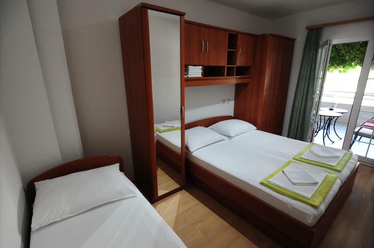 Milic Apartments Makarska Bagian luar foto
