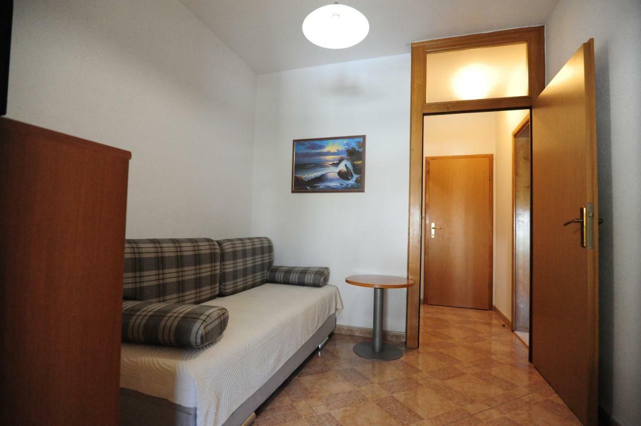 Milic Apartments Makarska Bagian luar foto